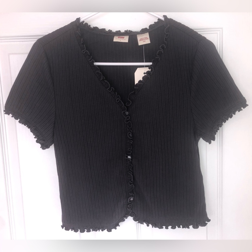 Levi’s button up shirt (L)